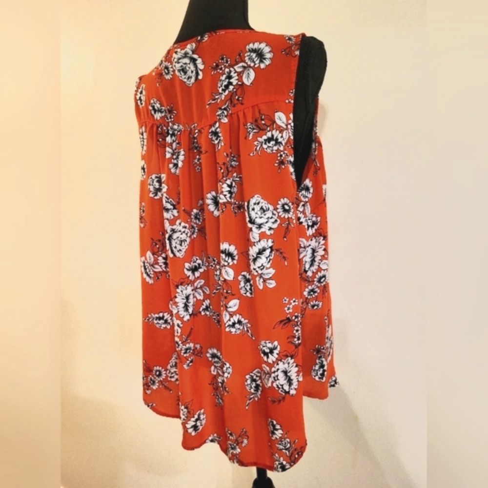 TORRID Red, Black, & White Floral Sleeveless Top (Torrid Size 0/Large) - Picture 9 of 15